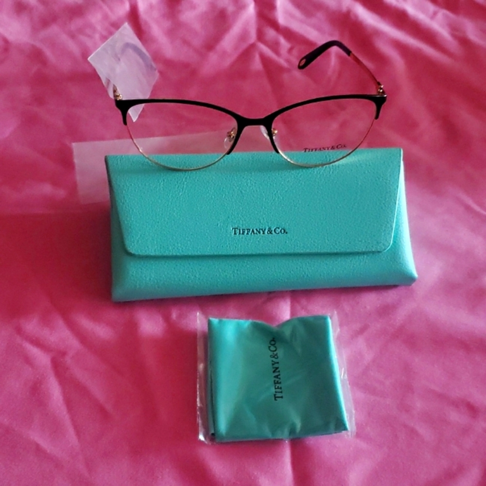 Women Tiffany&Co frames